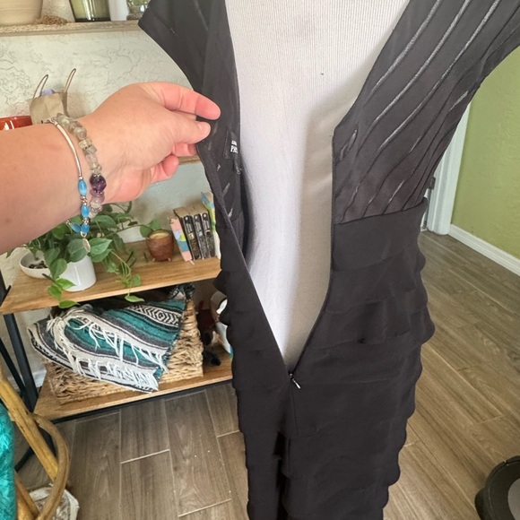 Adrianna Papell Elegant Black Gown - Picture 6 of 8